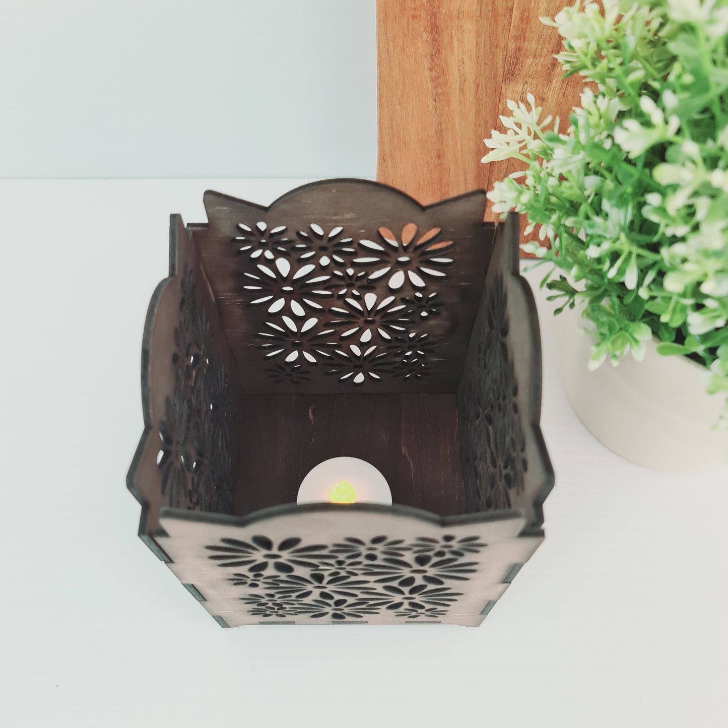 Tea Light Holder - Daisy